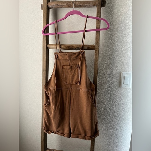 Lulus Pants - LULU’S ROMPER OVERALLS SIZE XS